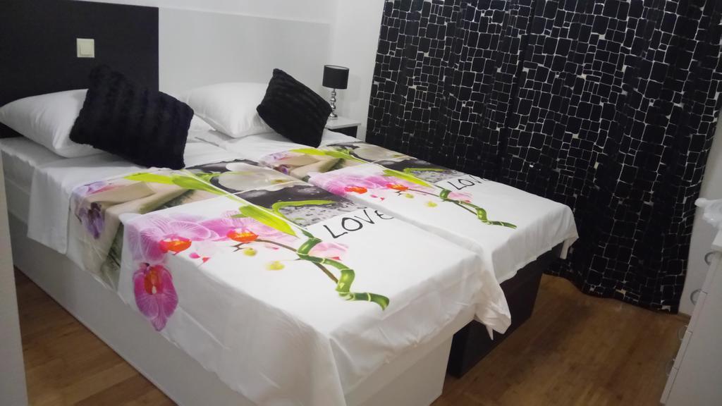 Apartment Fortuna Makarska Esterno foto